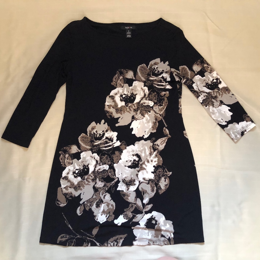Black Floral long sleeve dress - sz S